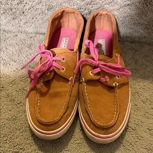 Sperry Tan Boat Shoes with Pink Laces